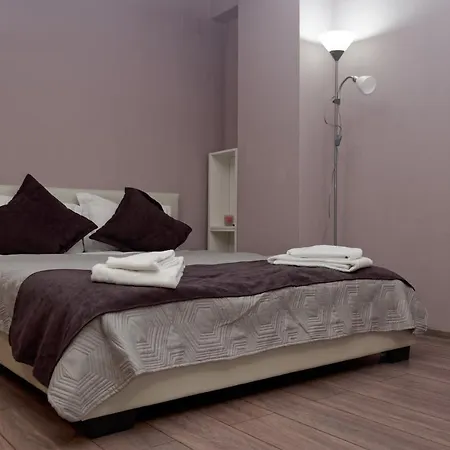 Ady's By Sunny 아파트 마마이아