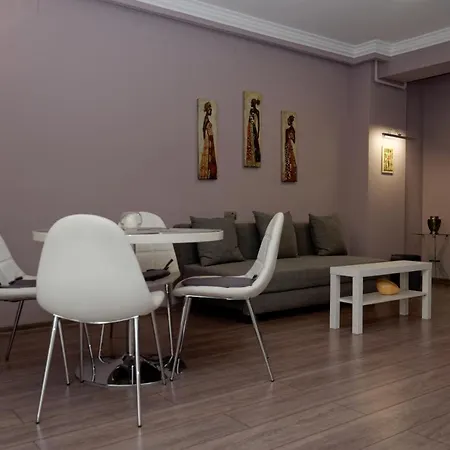 Ady's By Sunny アパート